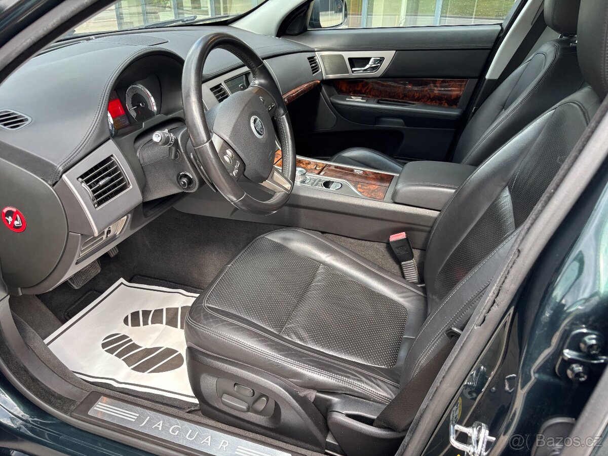 Jaguar XF 3.0D 177kW Automat - 7