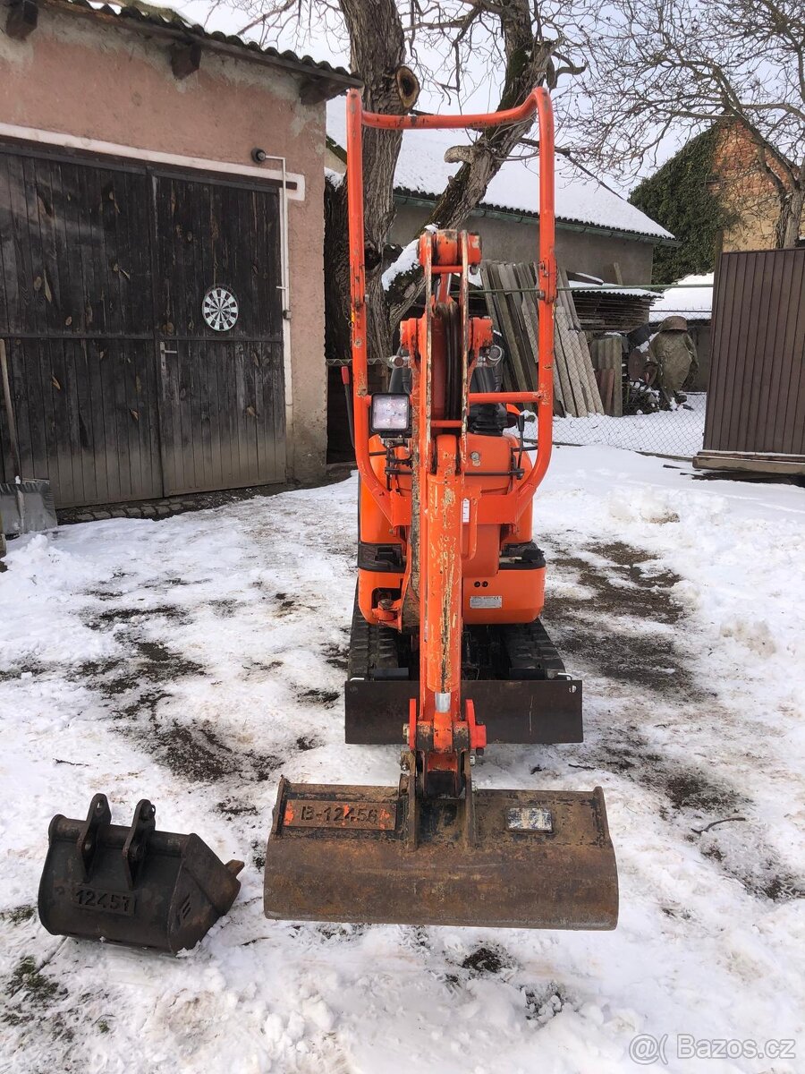 Minibagr Kubota U10 s nulovým přesahem zádě - 7