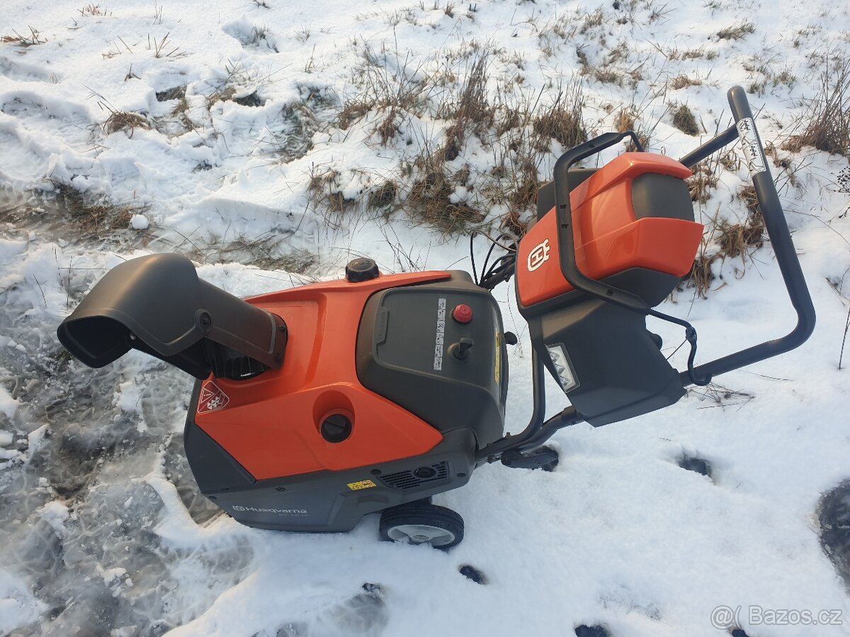 Husqvarna sněhová fréza - 7