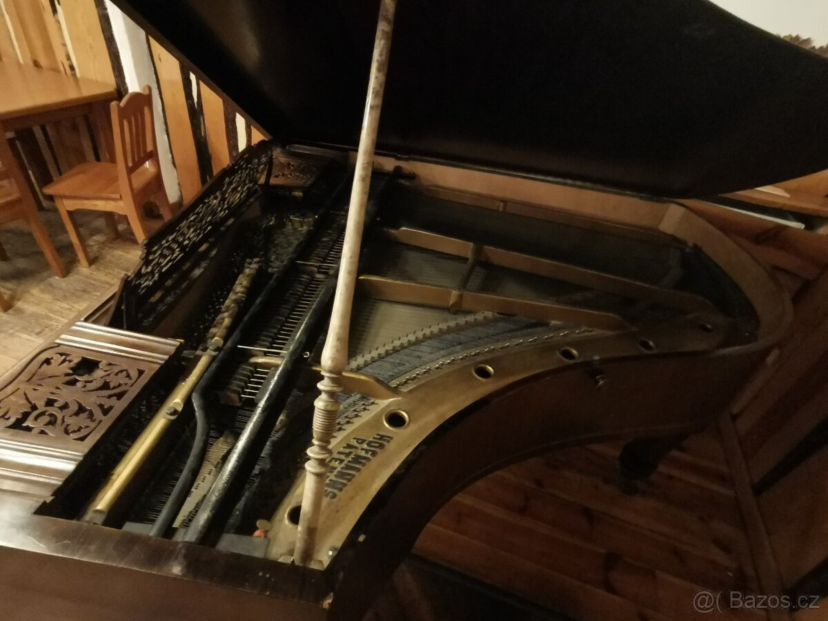Klavírní křídlo. - 7