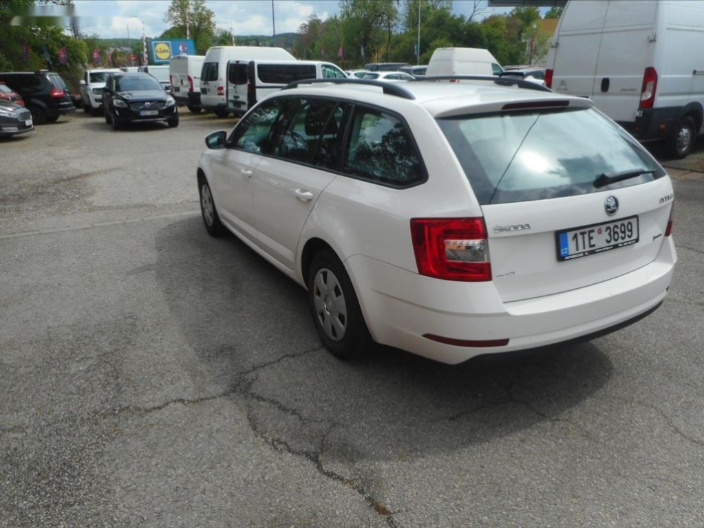 Škoda Octavia,1,6 TDi - 7