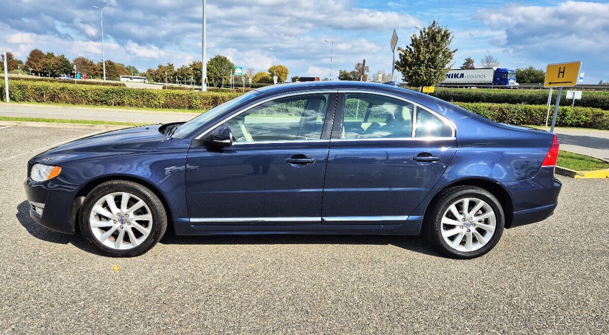 VOLVO S80 D4 120 KW 5-VÁLEC XENON NAVI MANUÁL 1MAJITEL - 7