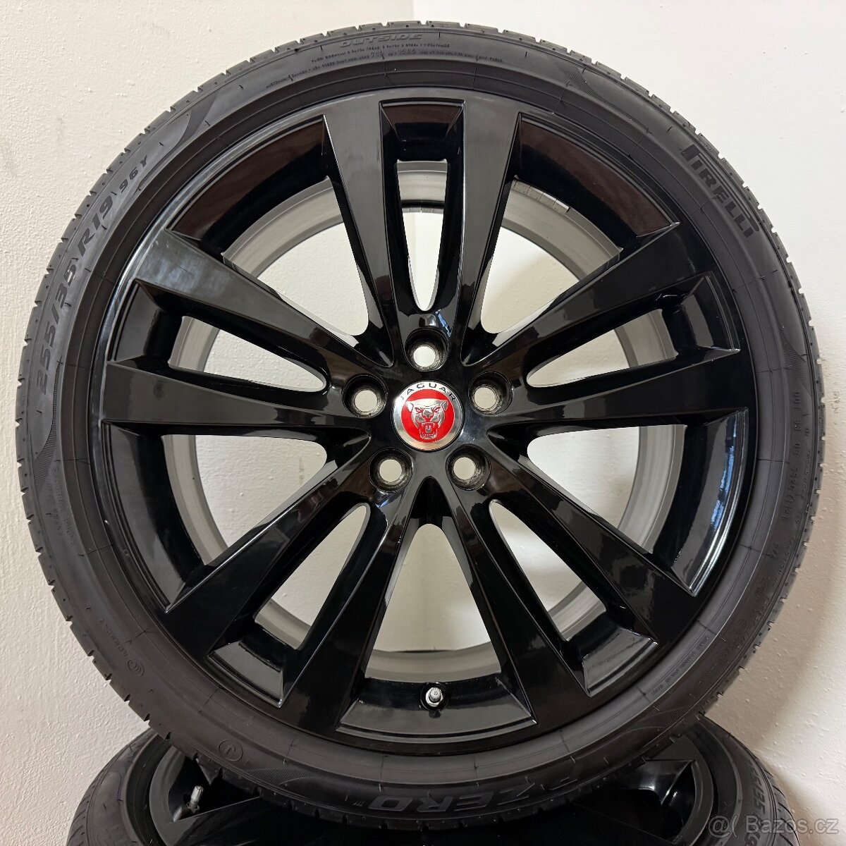 DVOUROZMĚRNÁ JAGUAR XE 5x108 R19+LETNÍ PNEU 6mm - 7