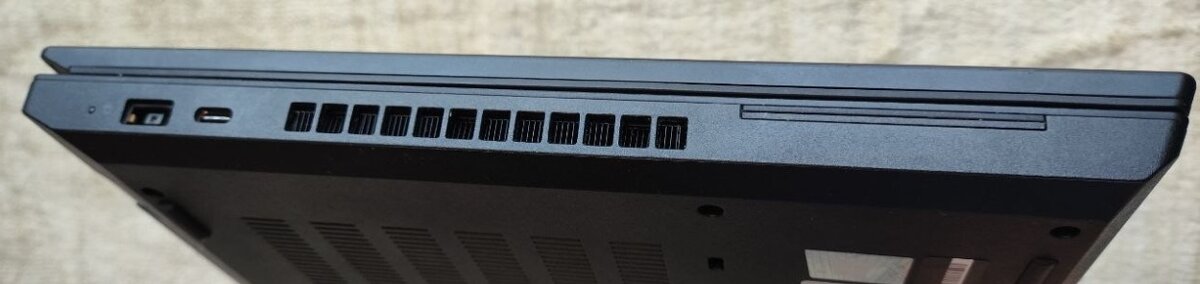 Lenovo ThinkPad P15v Gen 2 - 11400H, 64GB RAM - 7