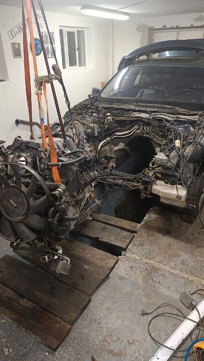 BMW 7 735i E65 díly - 7