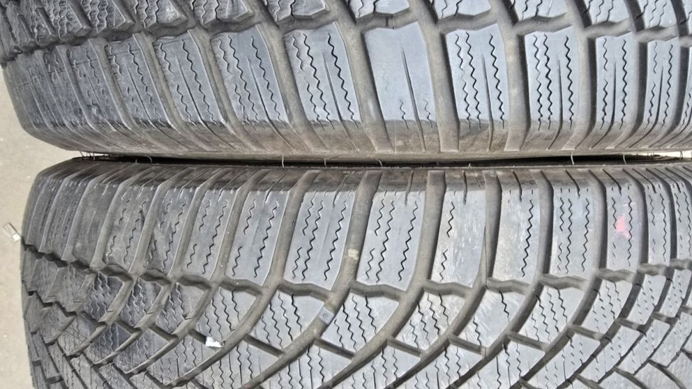 Zimní pneu 215/60/16 Bridgestone - 7