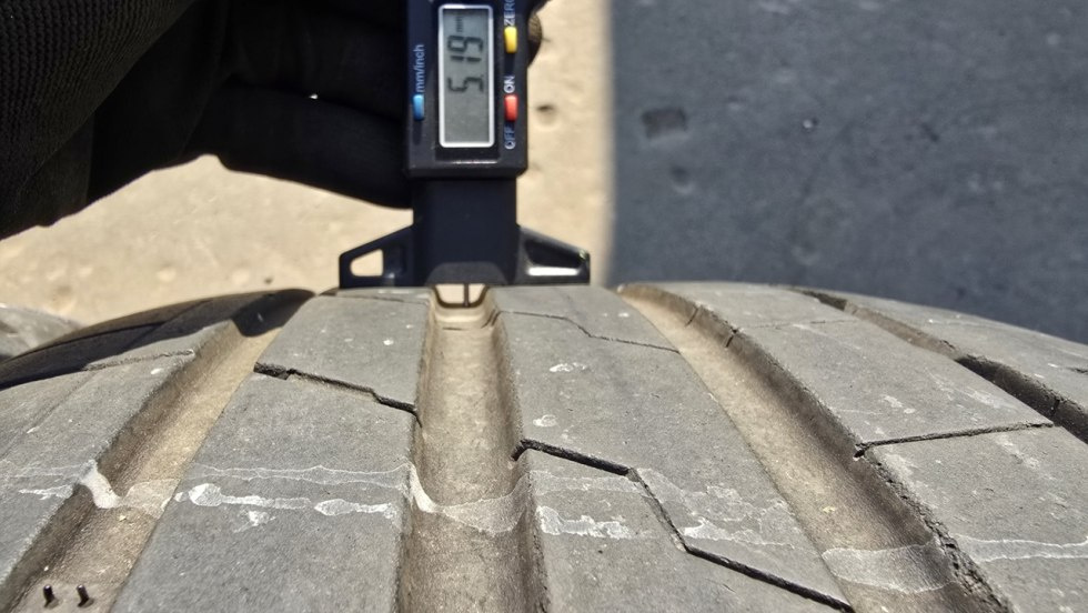 Letní pneu 235/40/19 Hankook - 7