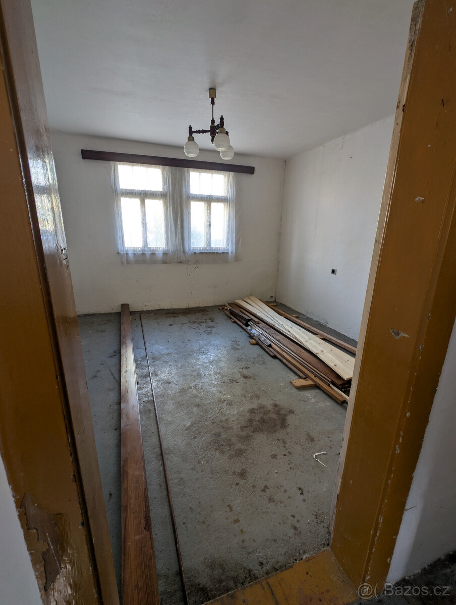 Rodinný dům určený k rekonstrukci - 7
