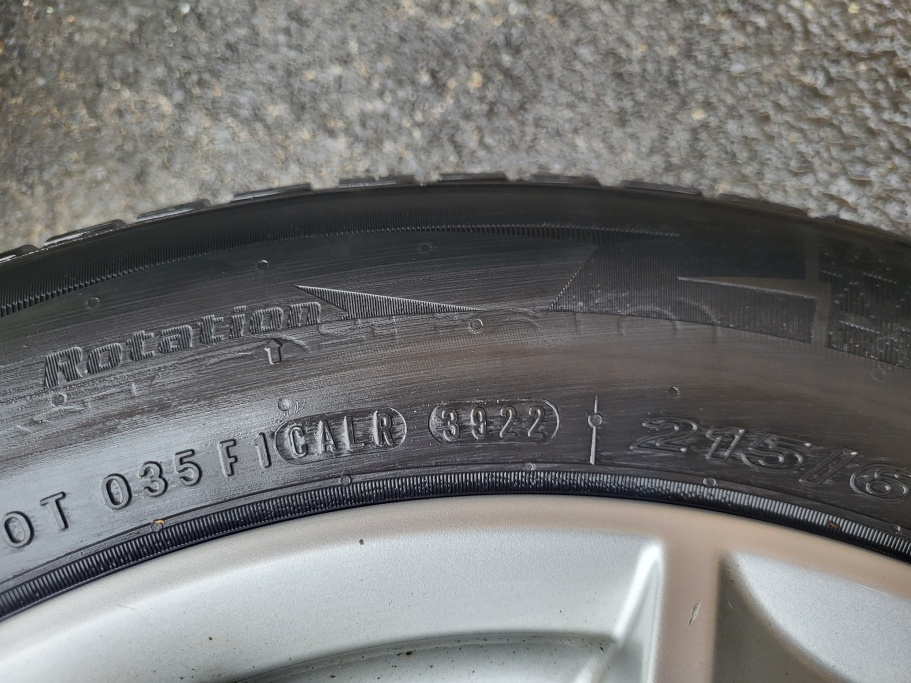 Alu kola Seat R16 originál zimní sada 5x112 pneu 215/60 - 7