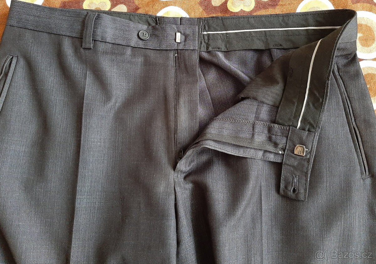 Tmavý společenský pánský oblek Pioba vel. 52 - 7