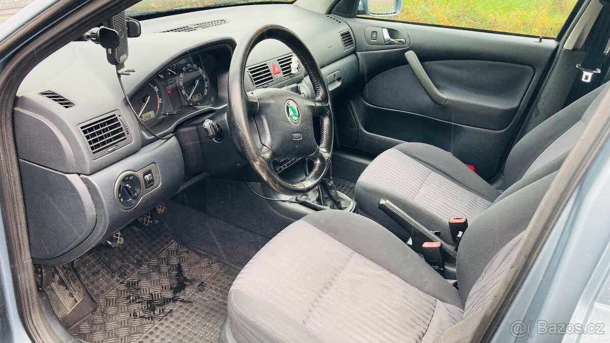 Škoda Octavia I combi, 2.0 MPI (85kW) - 7