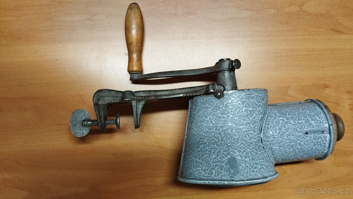 Velmi starý velký mlýnek na strouhanku IDA - 7