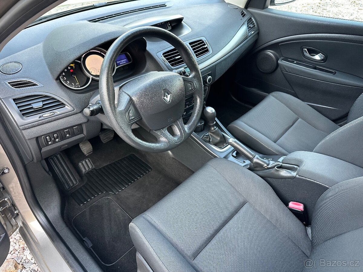Renault Megane 1.6i - 7