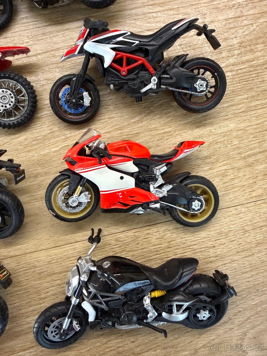 Modely aut a motorek - 7