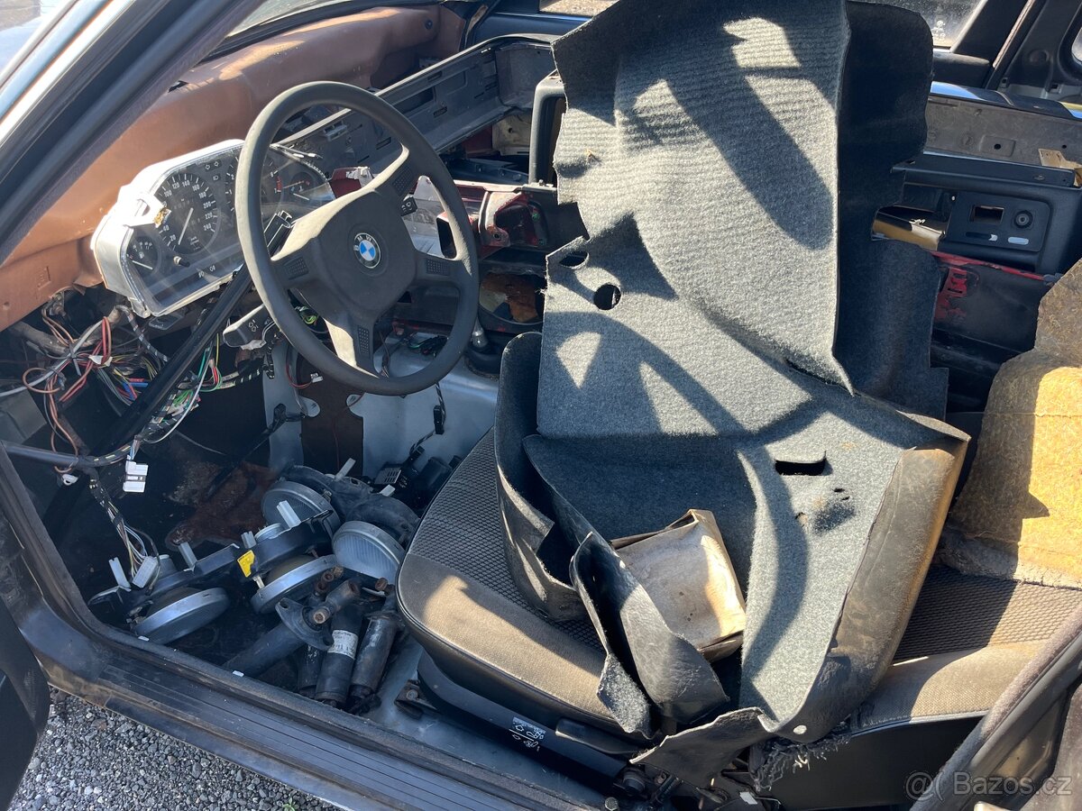 BMW E30 318i Coupe chromák - 7
