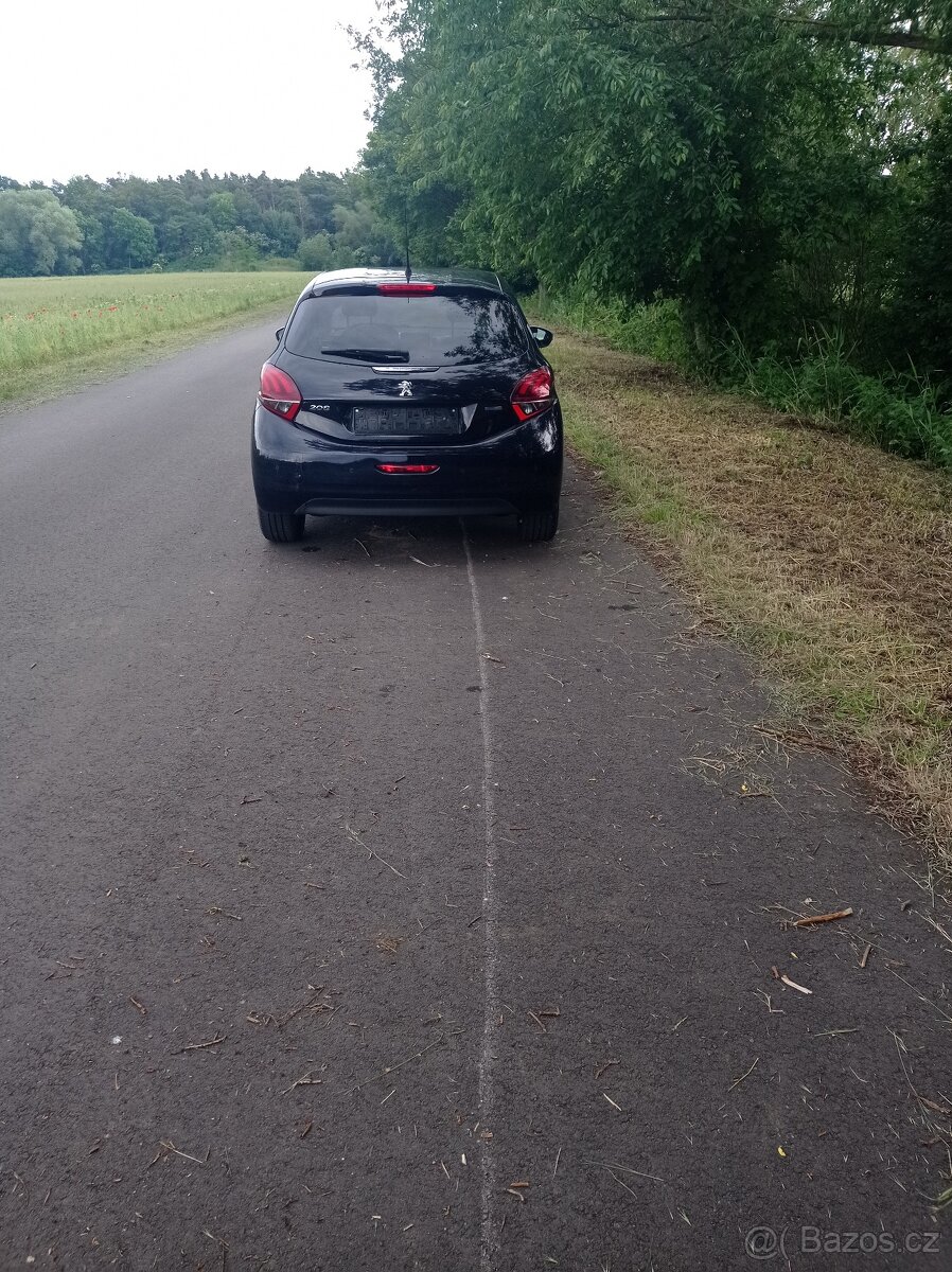 Peugeot 208 - 7