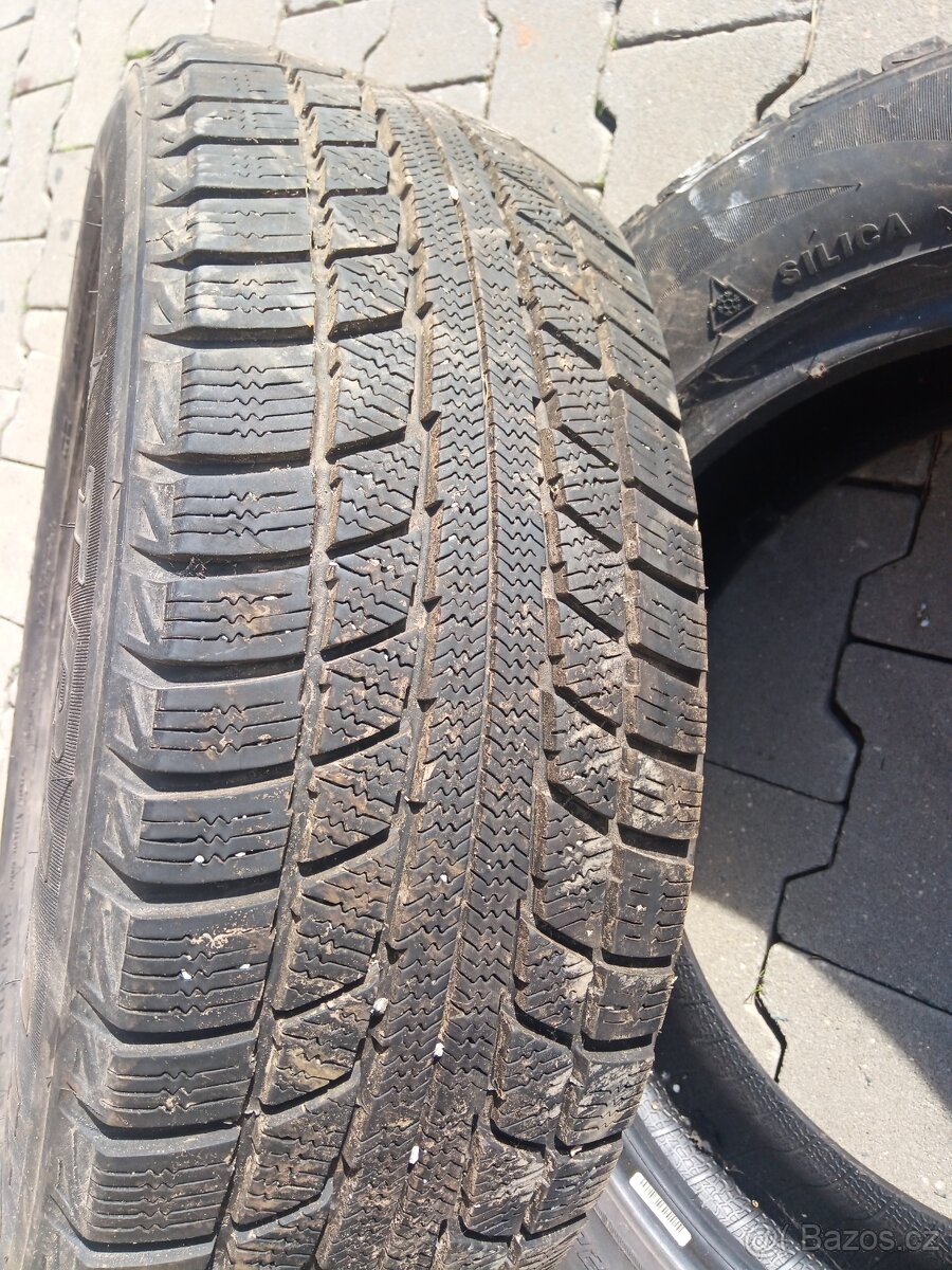 Gumy 225/60 r17 - 7