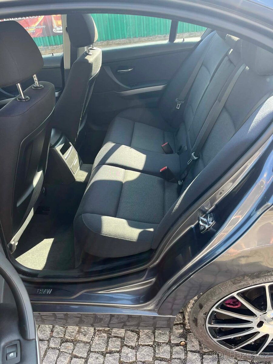 BMW 320i 2.0 benzín - 7