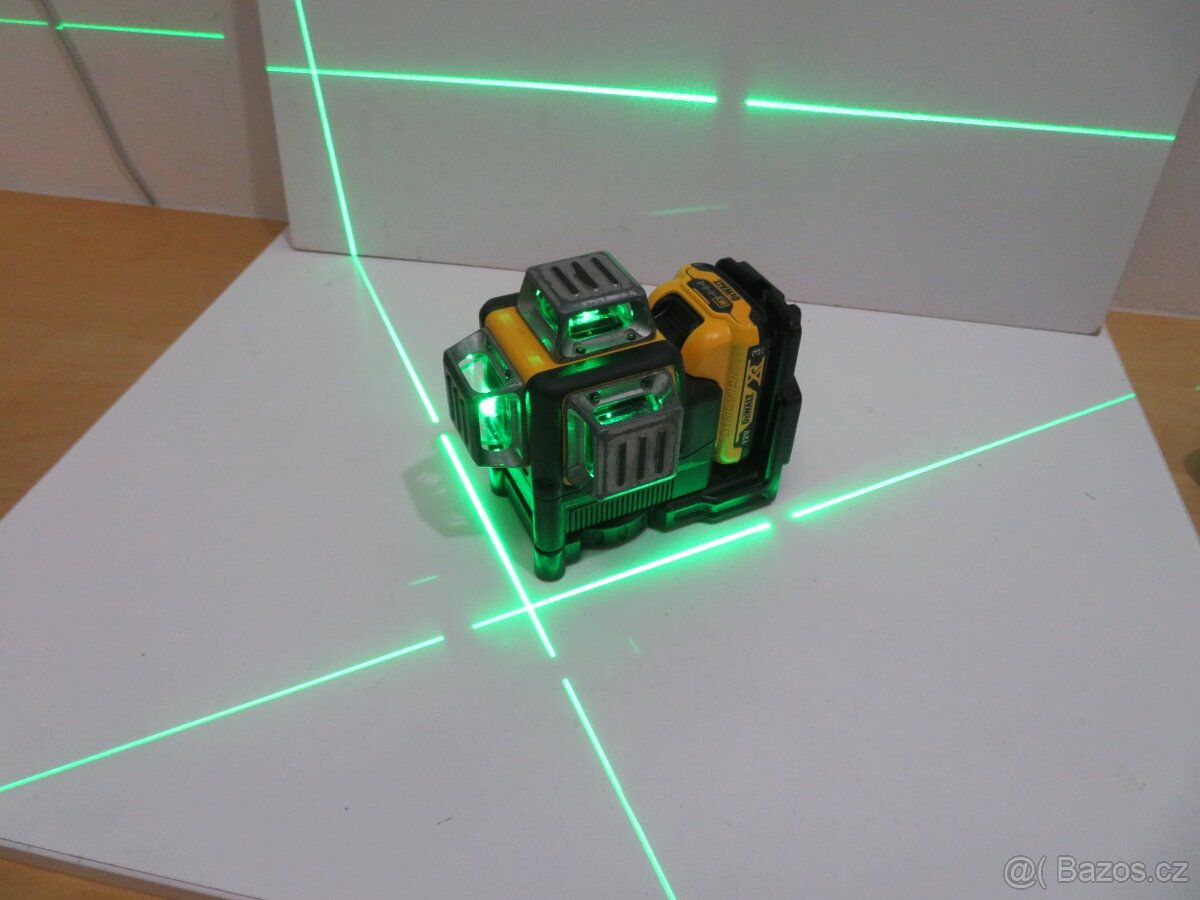 AKU křížový laser 3x360° DeWALT DCE089D1G - 7