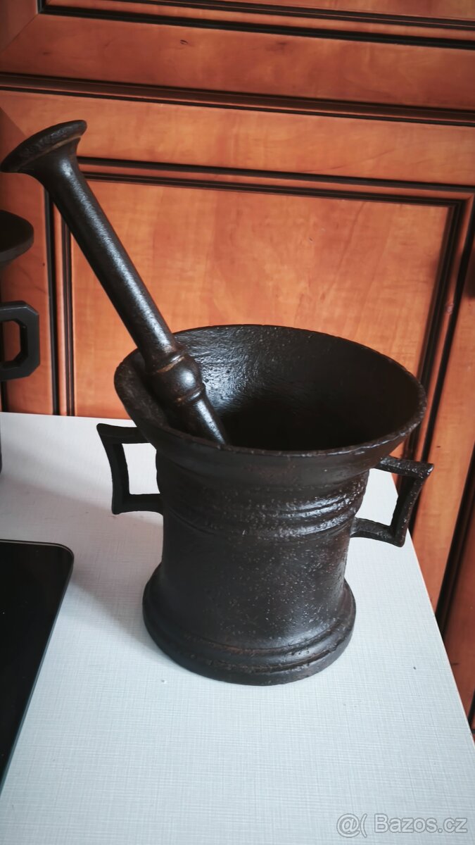 4 + starožitný litinový hmoždíř. - 7