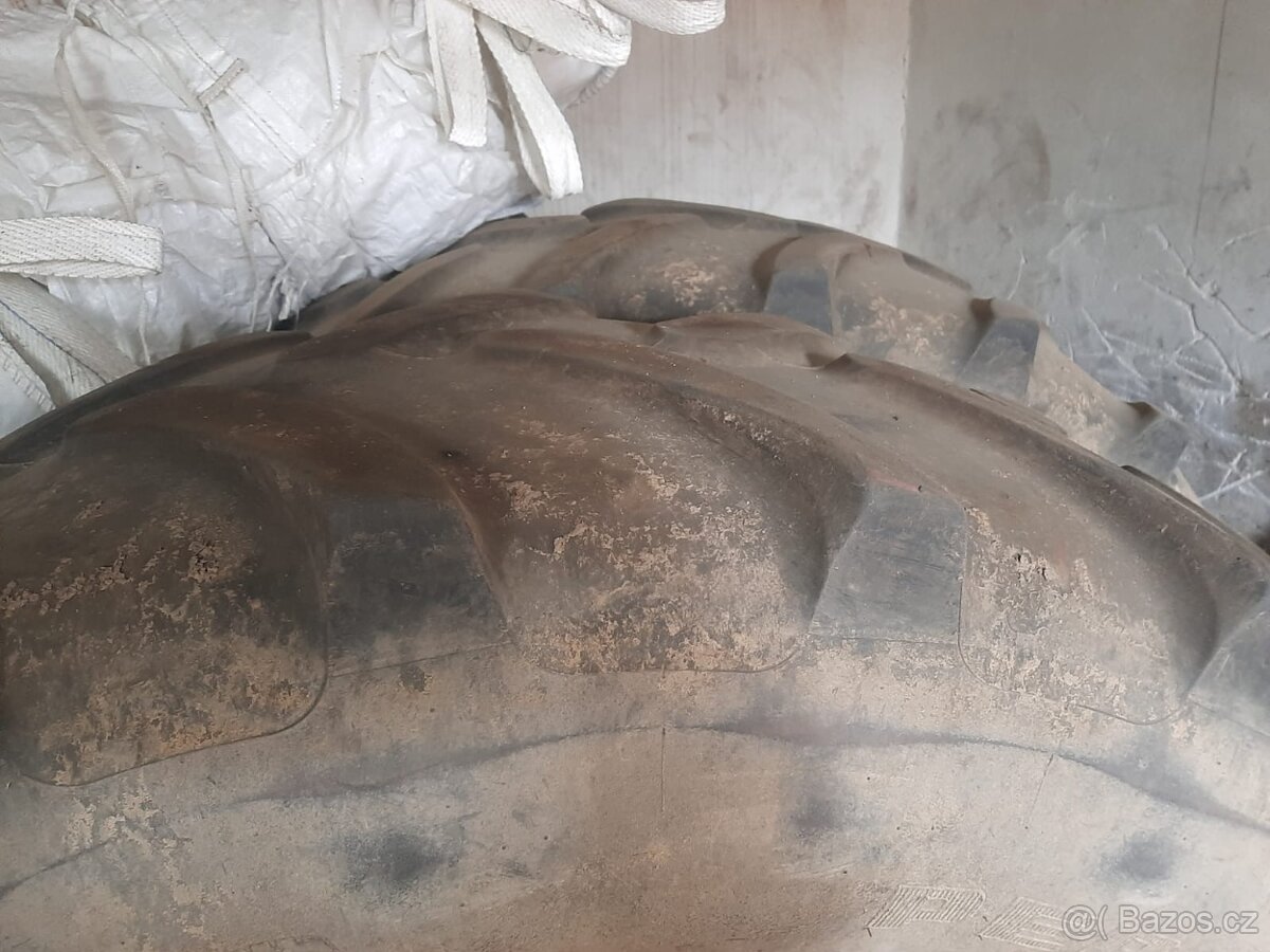 Dvojmontáže Case Maxxum 4ks pneu - 7