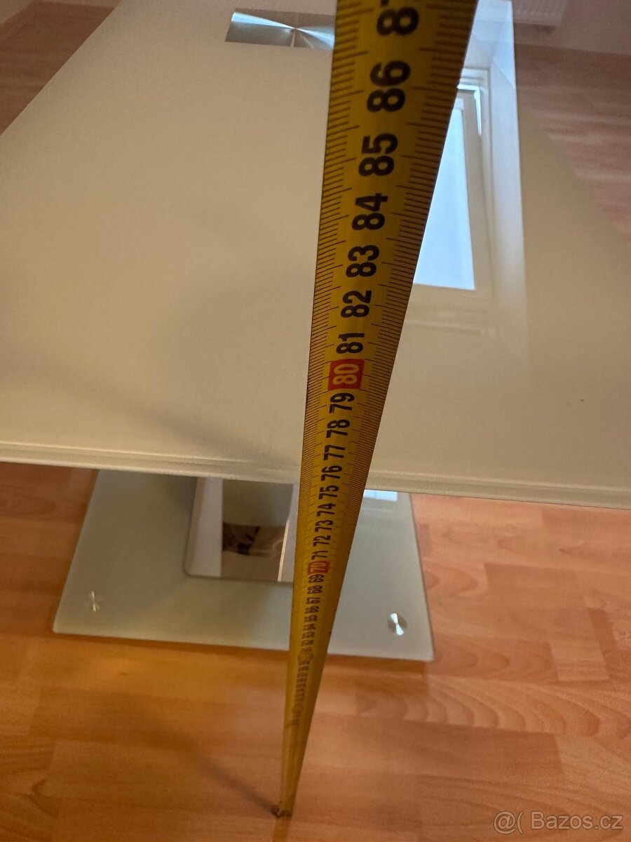 Prodám skleněný málo používaný stůl vč. 4 ks židlí a konfere - 7