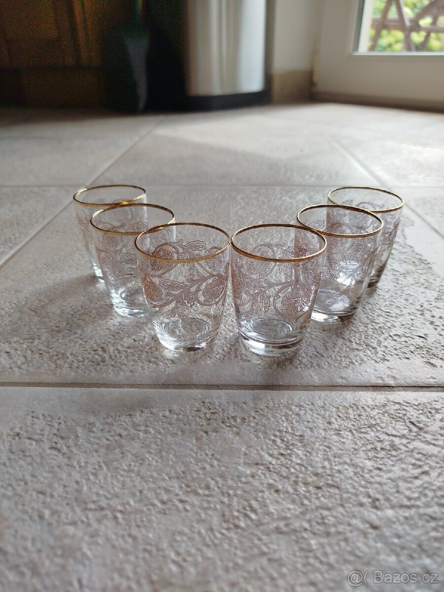 Skleněný džbán, skleničky, štamprdle... - 7