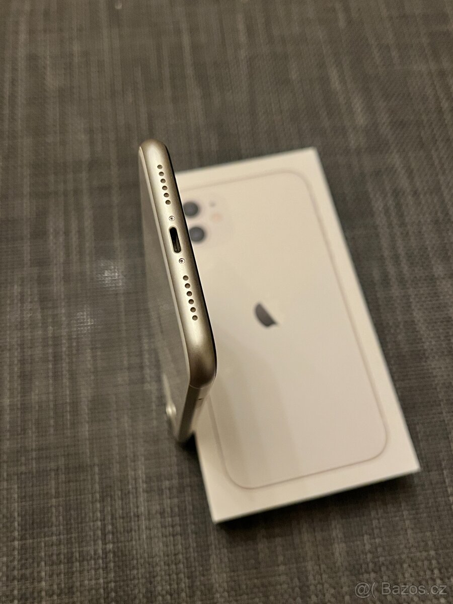 Apple iPhone 11 64GB White - 7