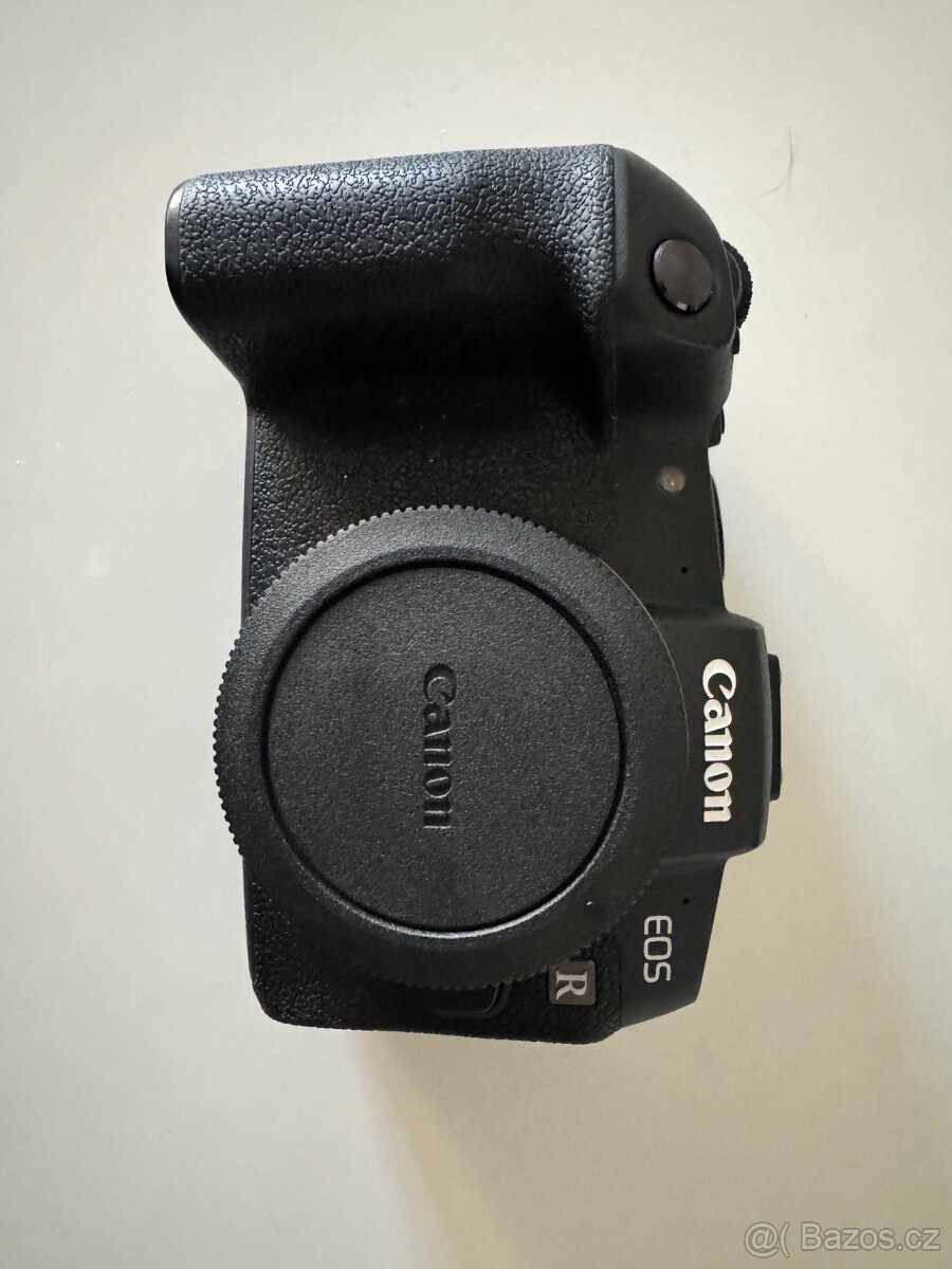 Canon EOS RP s adaptérem EF-EOS R - 7