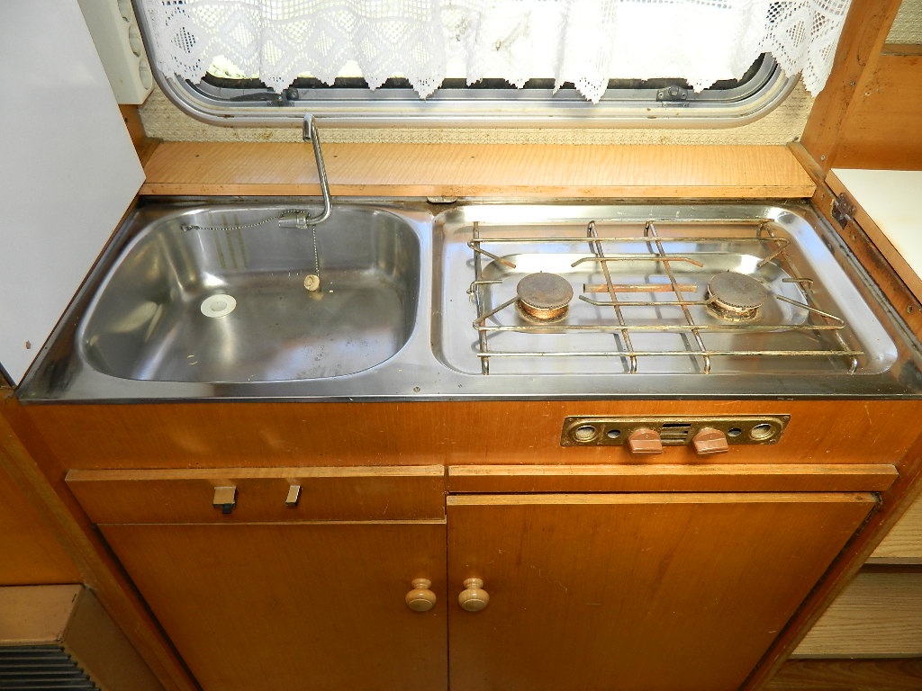 Prostorný dvouosý karavan Tabbert - 7