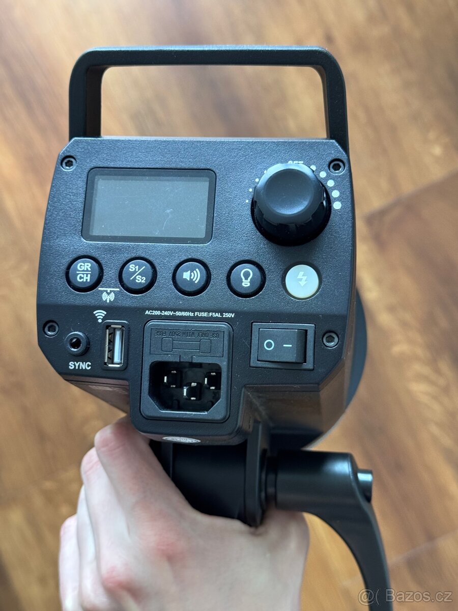 Sada studiových blesků Godox MS300 + příslušenství - 7