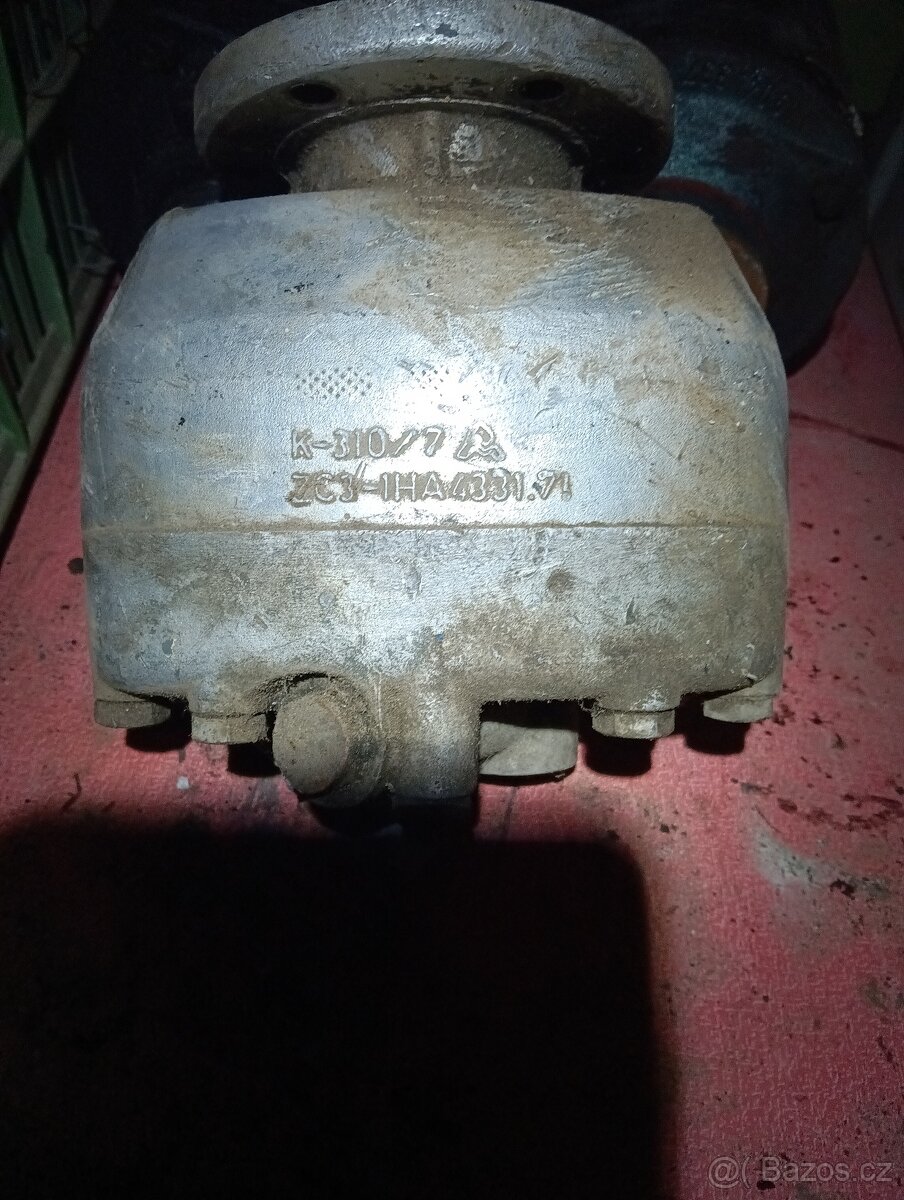 Čerpadlo hydrauliky Praga P V3S - 7