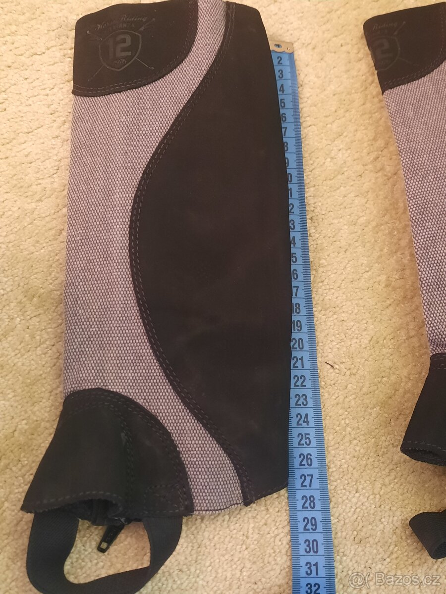 Jezdecká přilba a chrániče na koně - 7