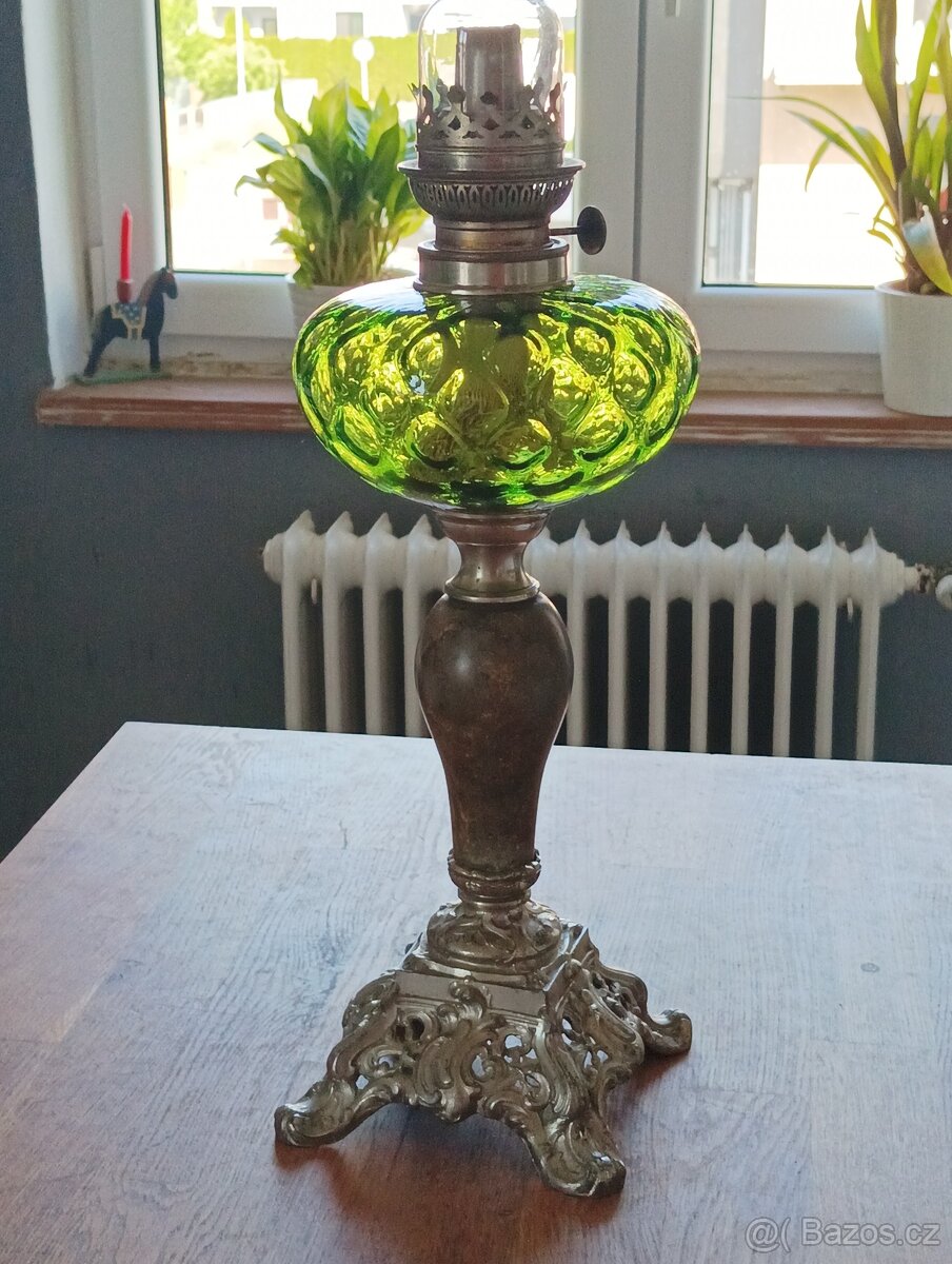 STAROŽITNÁ PETROLEJKA VE STYLU HISTORISMU(DRUHÉ ROKOKO),1900 - 7