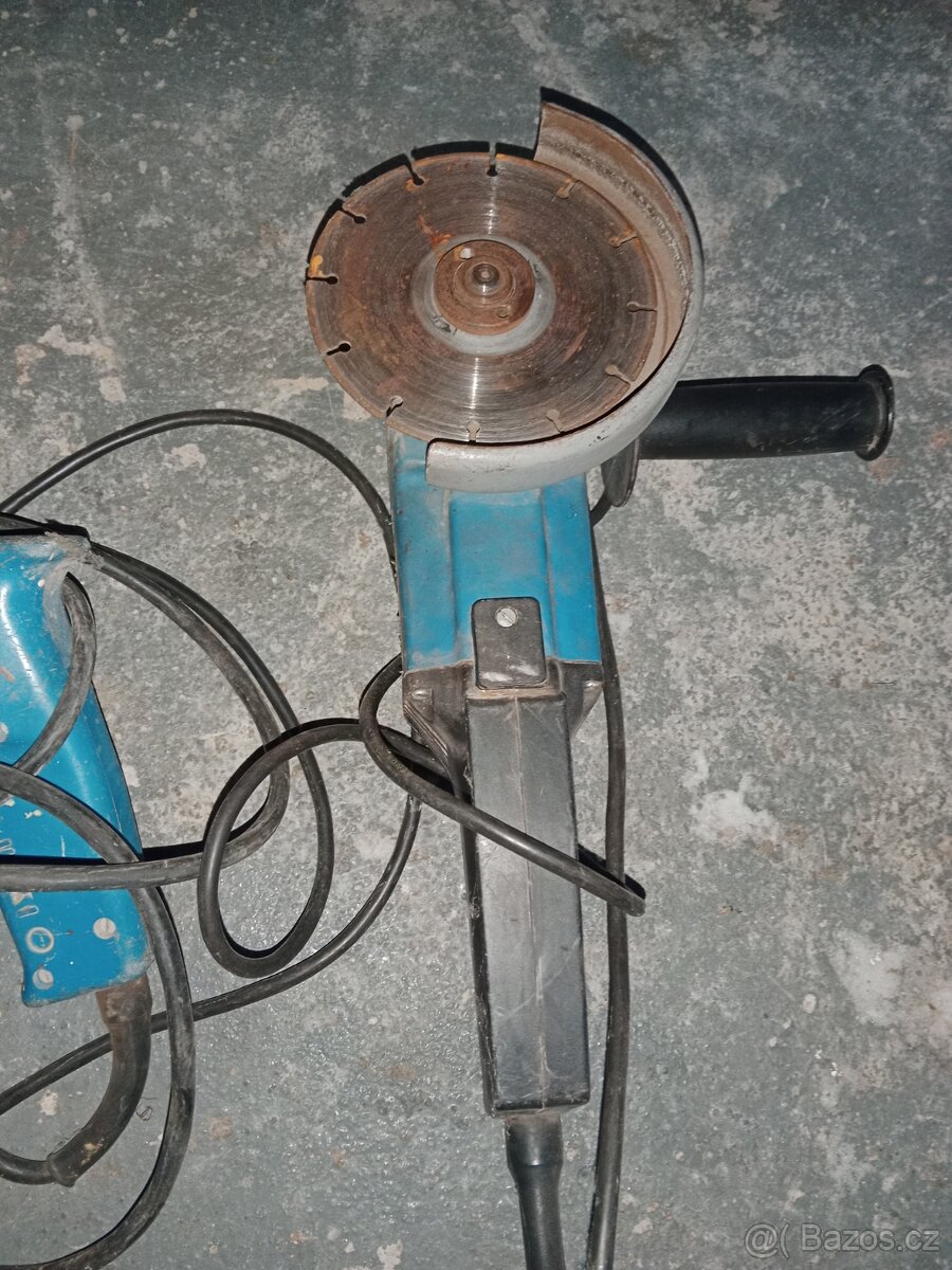 Vrtačka a úhlová bruska - 7