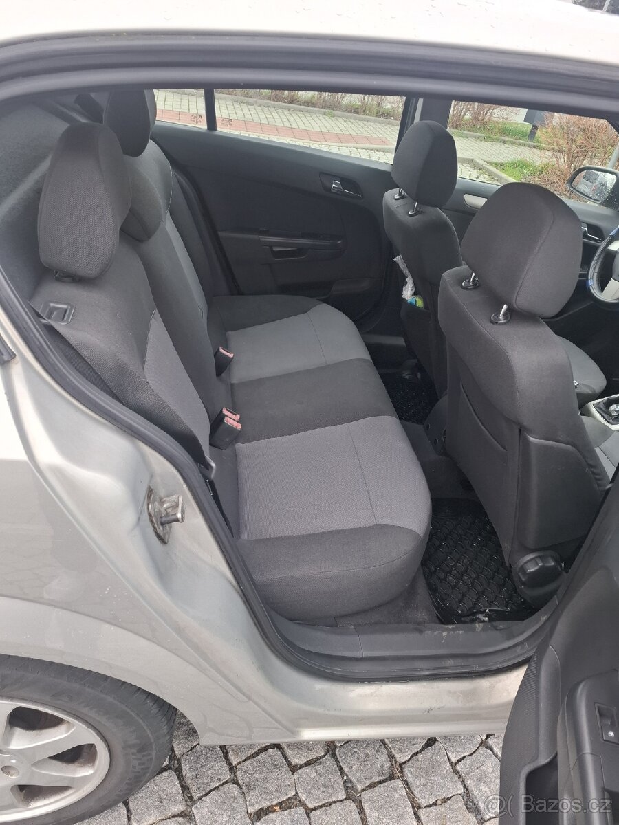Prodám Opel Astra 1.6i - 7
