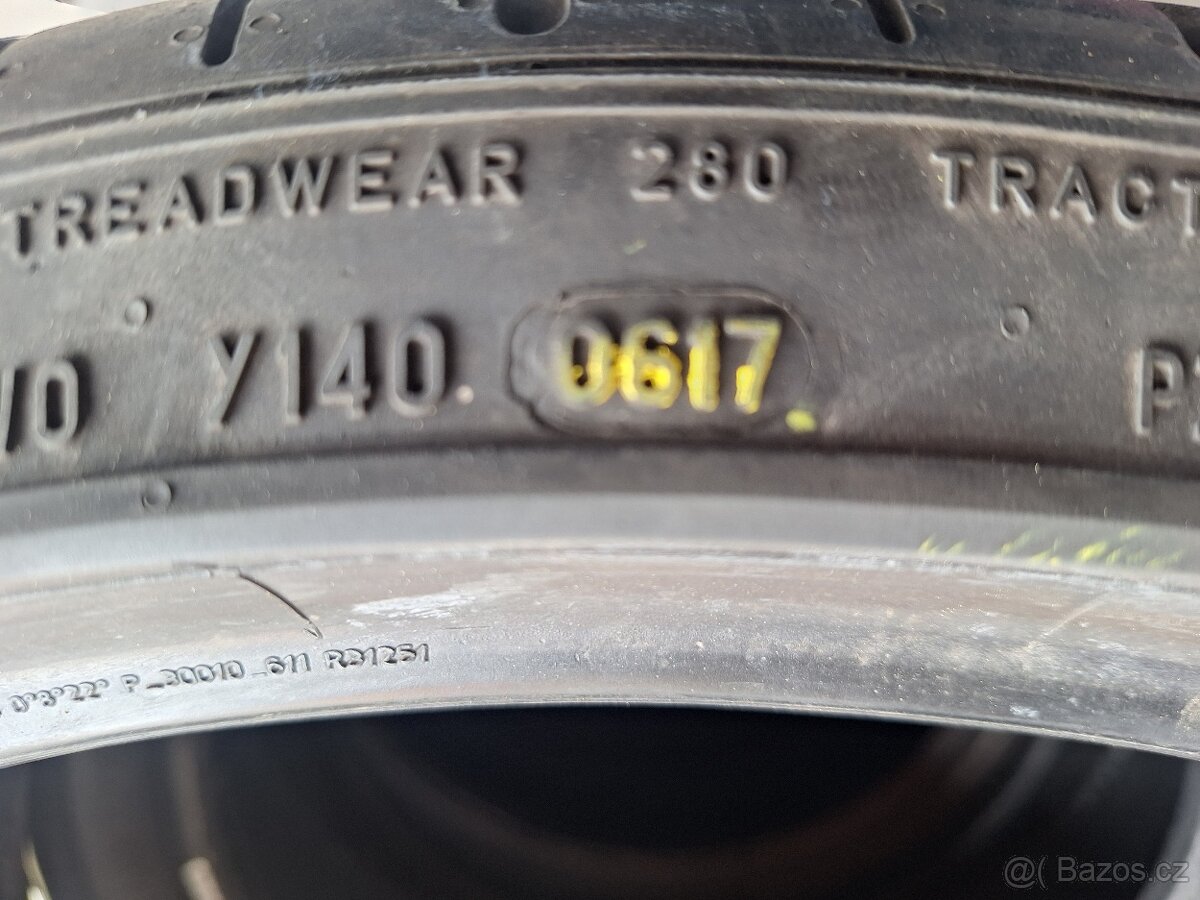 Prodám letní pneu 235/35/19 Pirelli - 7
