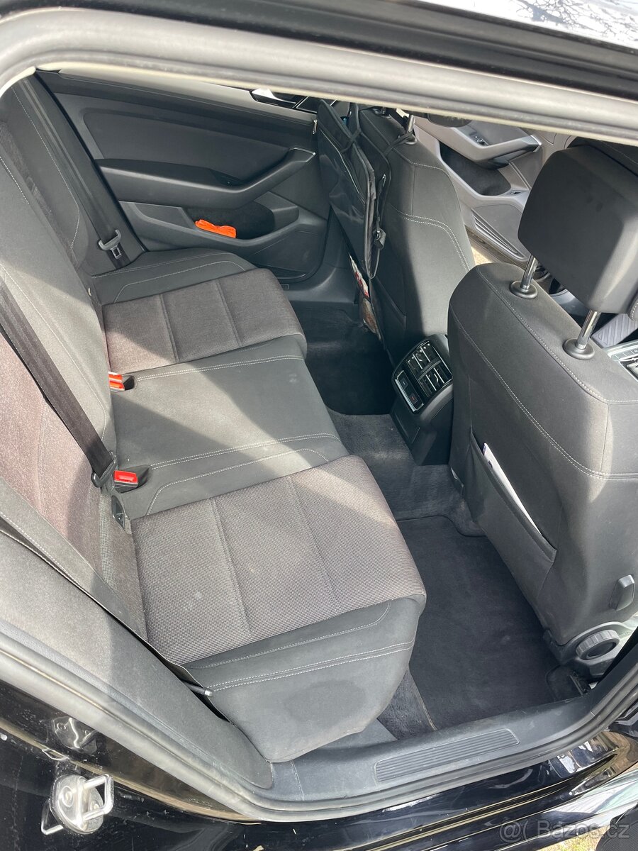 Volkswagen Passat - 7