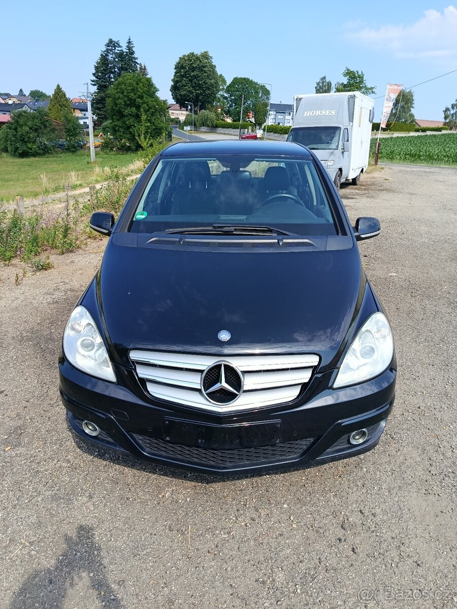 Mercedes Benz B200 - 7