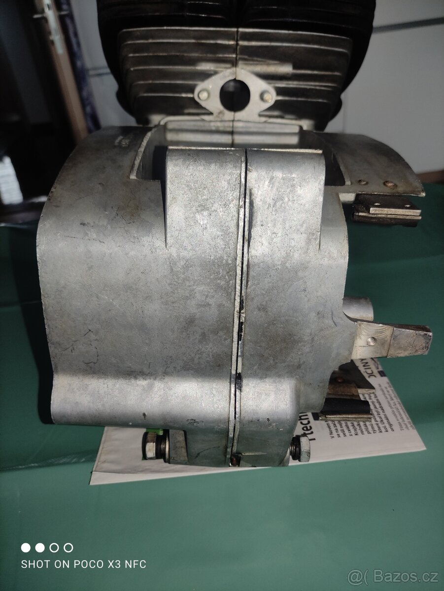 ČZ 250/471 - polomotor - kartery - nové - uloženka - 7