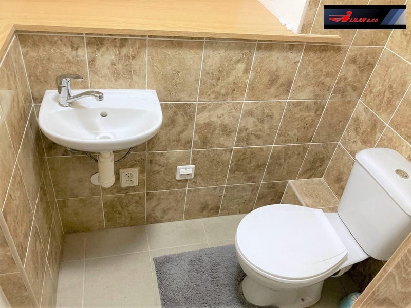 Prodej polyfunkční budovy v obci Úštěk. - 7