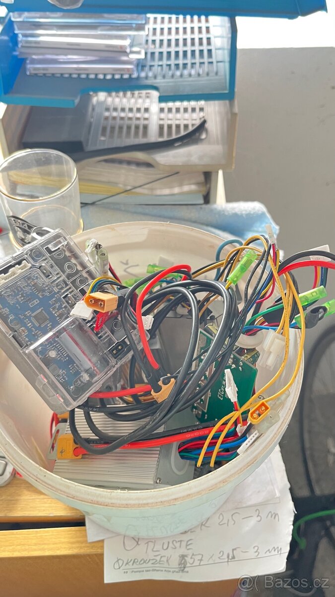 Koloběžk archos dva kusy + hromadu dílů - 7