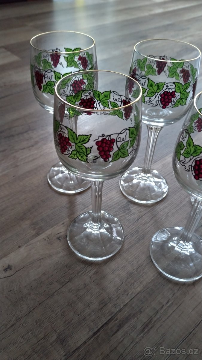 Skleničky na víno a likér - 7