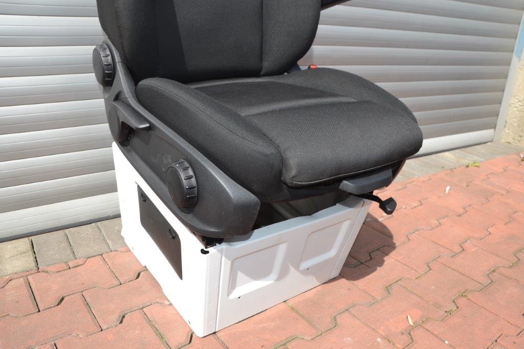 Mercedes-Benz Sprinter 907 sedačka spolujezdce - 7