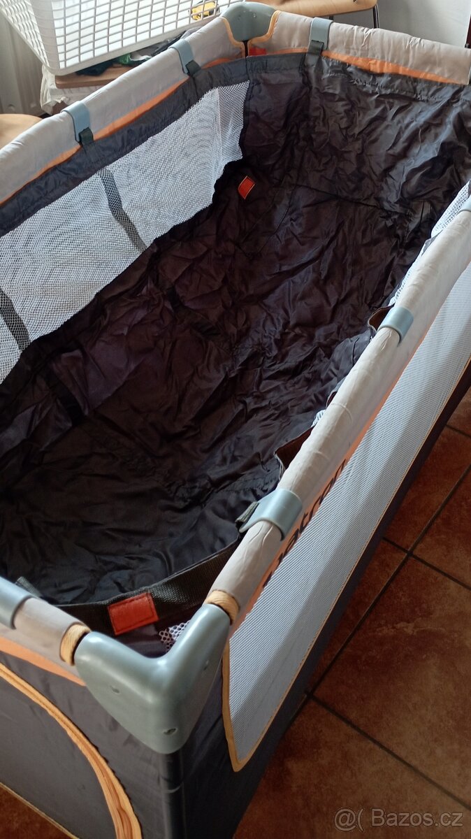 Cestovní postýlka - 7