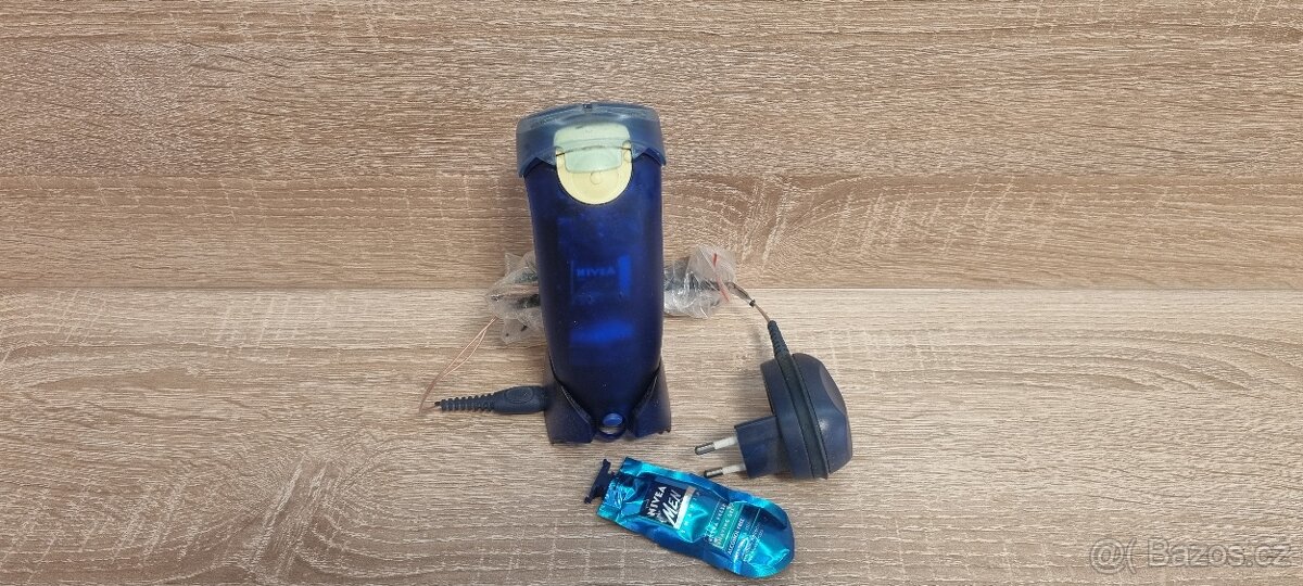 Holící strojek Philips + krém - 7