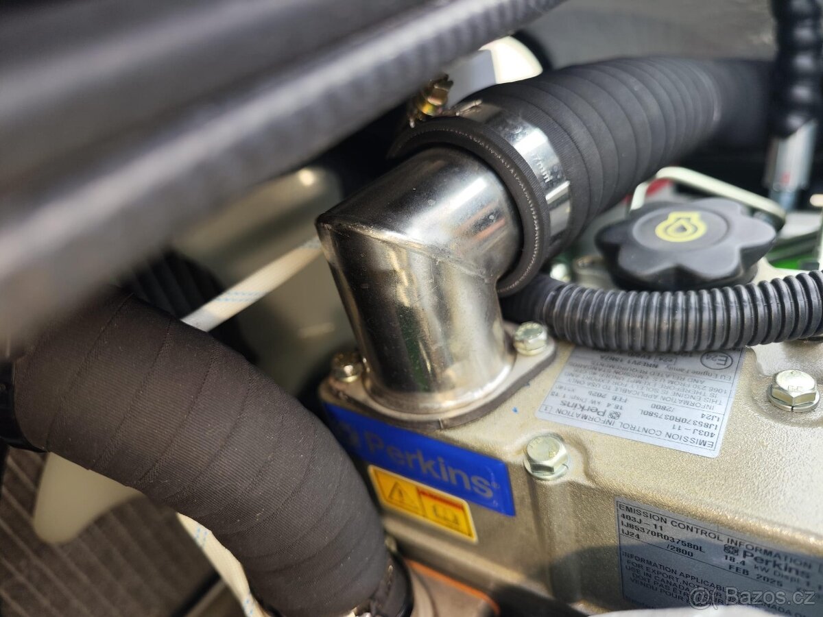 KOLESOVÝ NAKLADAČ 908T - 7