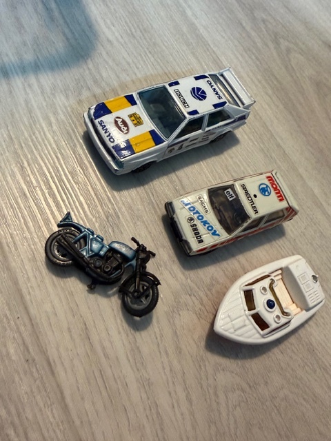 Retro hračky, plastové, kovové - 7