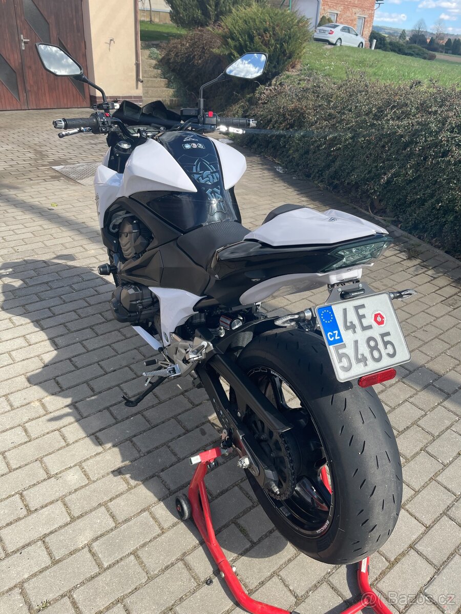 KAWASAKI Z800 - 7