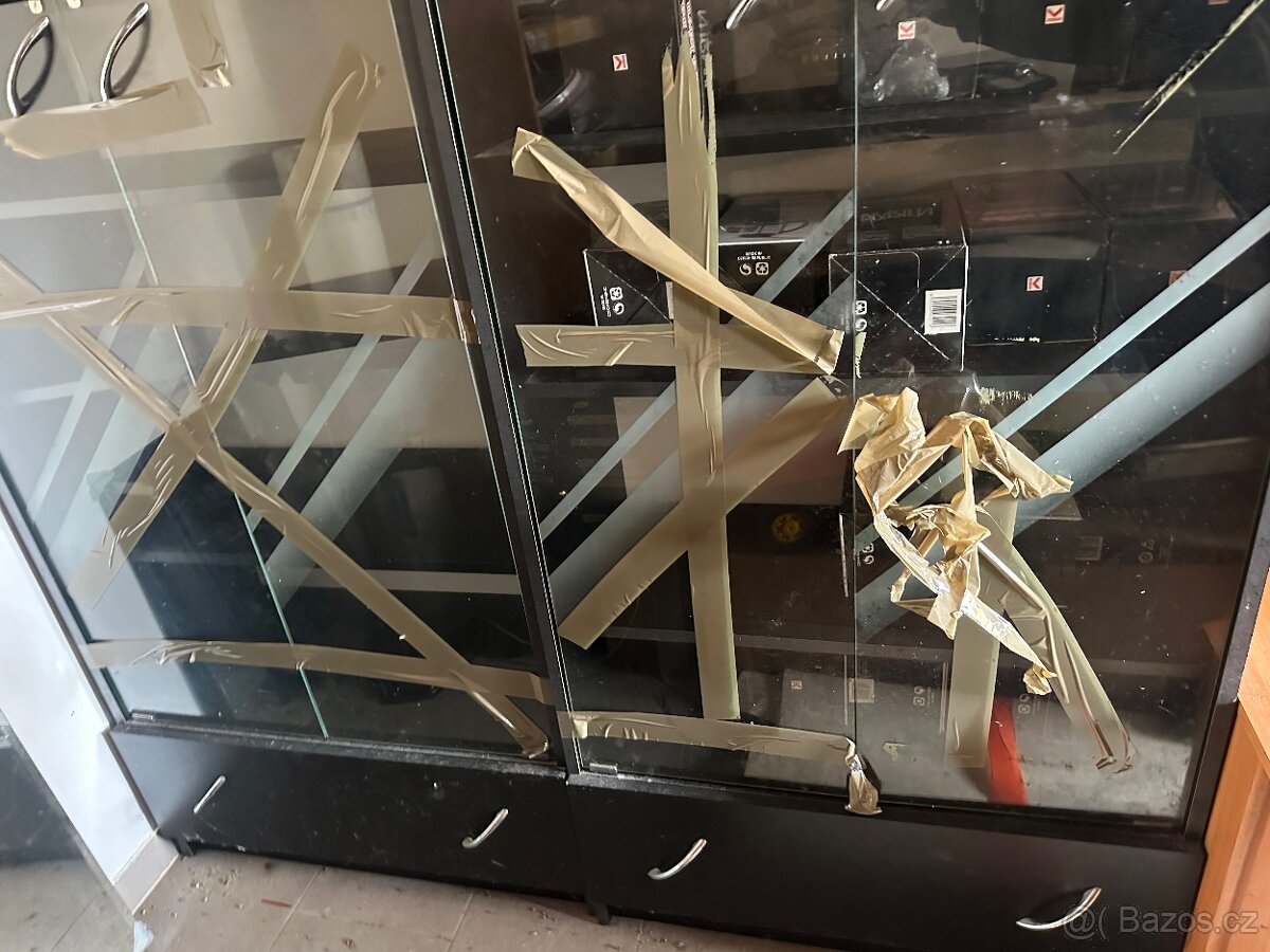 Starsi zachovali nábytek - 7